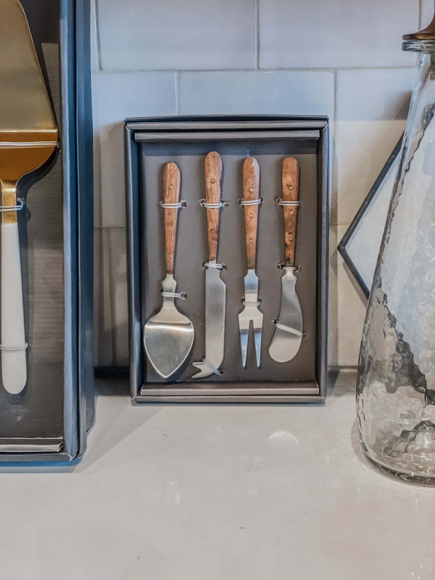 Set of 4 Silver Cheese Set w/ Wood Handles in Giftbox - Natural Stainless Steel