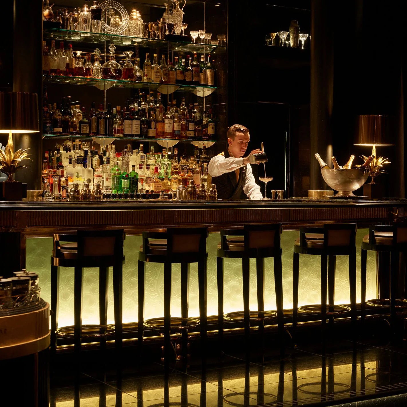 150 Bars You Need To Visit Before You Die - Book